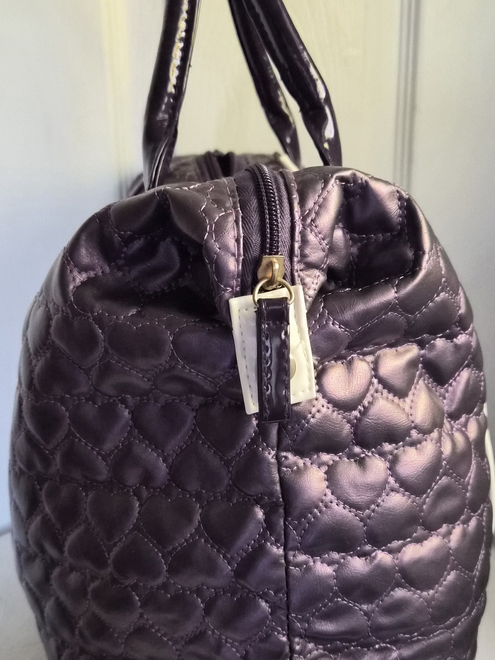 Vintage 2012 Justin Bieber Metallic Plum Quilted Tote with Cream Trim - Picture 3 of 6